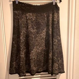 CAbi skirt with stretchy lace waist band with lace hem
